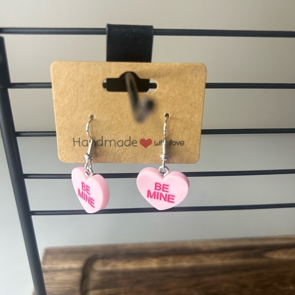 Conversation Hearts Be Mine Pink Dangly Earrings NEW - Picture 1 of 2